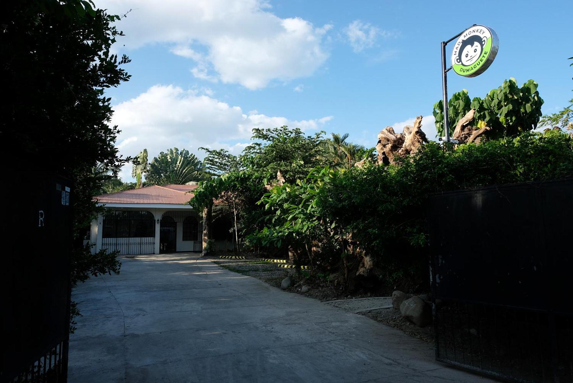Mad Monkey Dumaguete Hostel Dumaguete City Luaran gambar